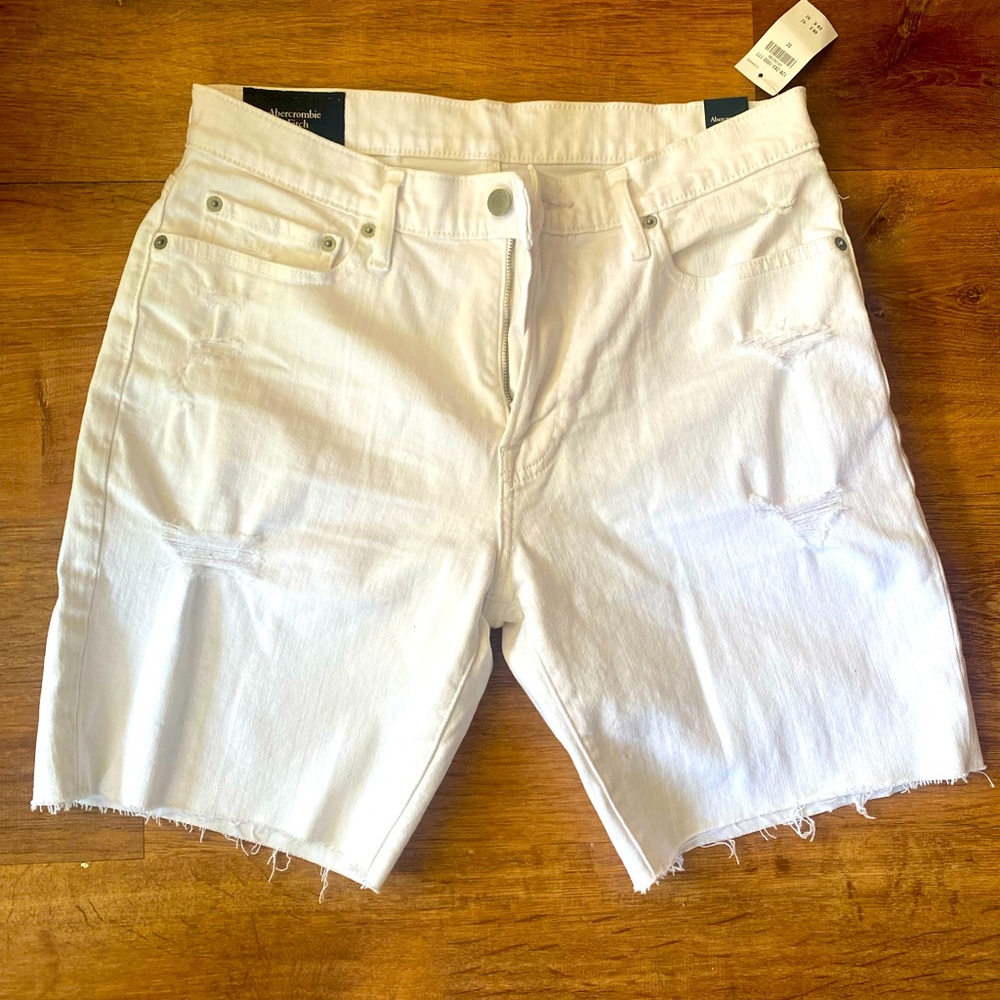 A&F Men’s White Shorts